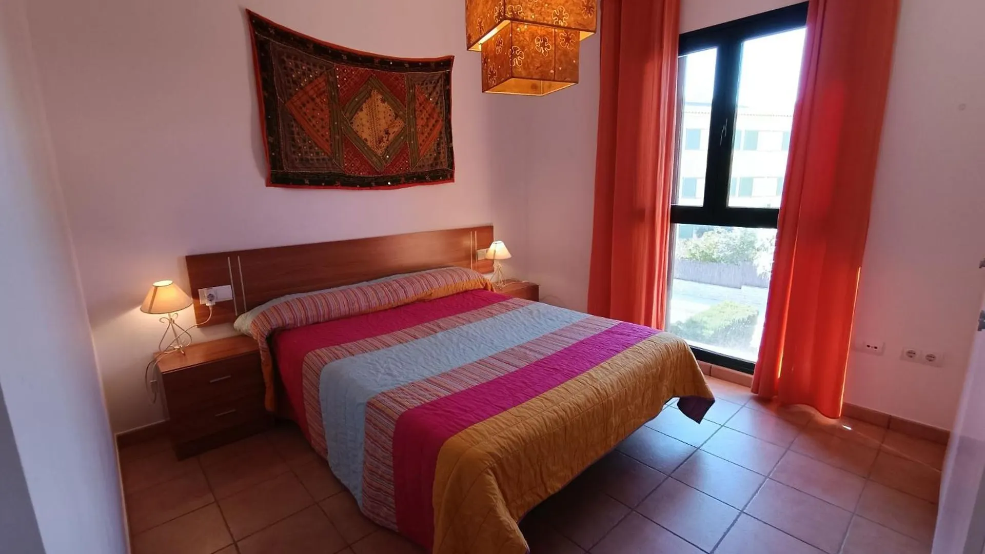 Apartamento Con Solarium En Marina Sant Jordi Calafat Spain